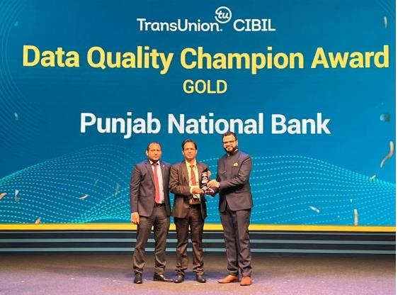 Data Quality Champion Award (Gold) by TransUnion CIBIL